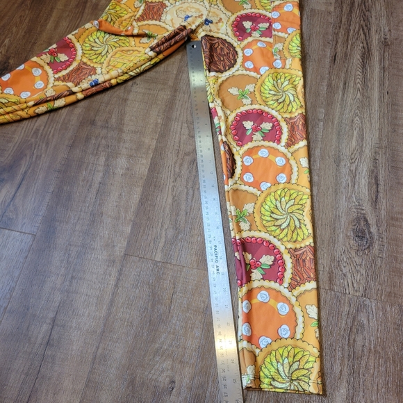 Purple Octopus Pie Leggings with Pockets - Picture 7 of 8